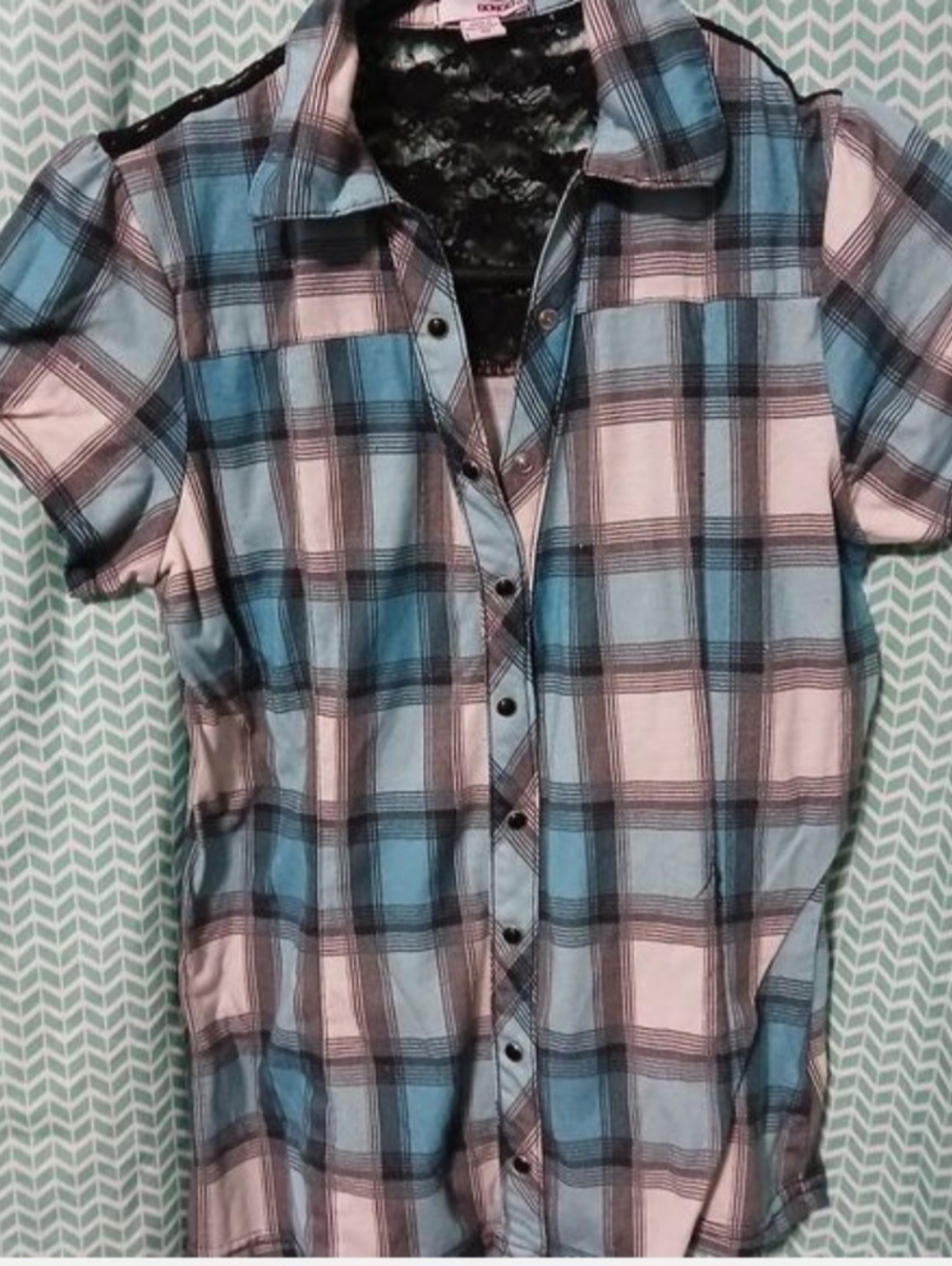 Bongo Size Medium Checkered Button Down Shirt - Picture 4 of 8